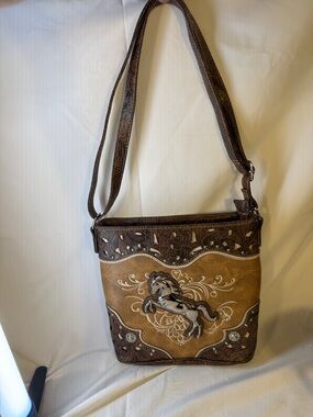 American horse crossbody purse by ZELRIS with silver rearing horse emblem. NEW!